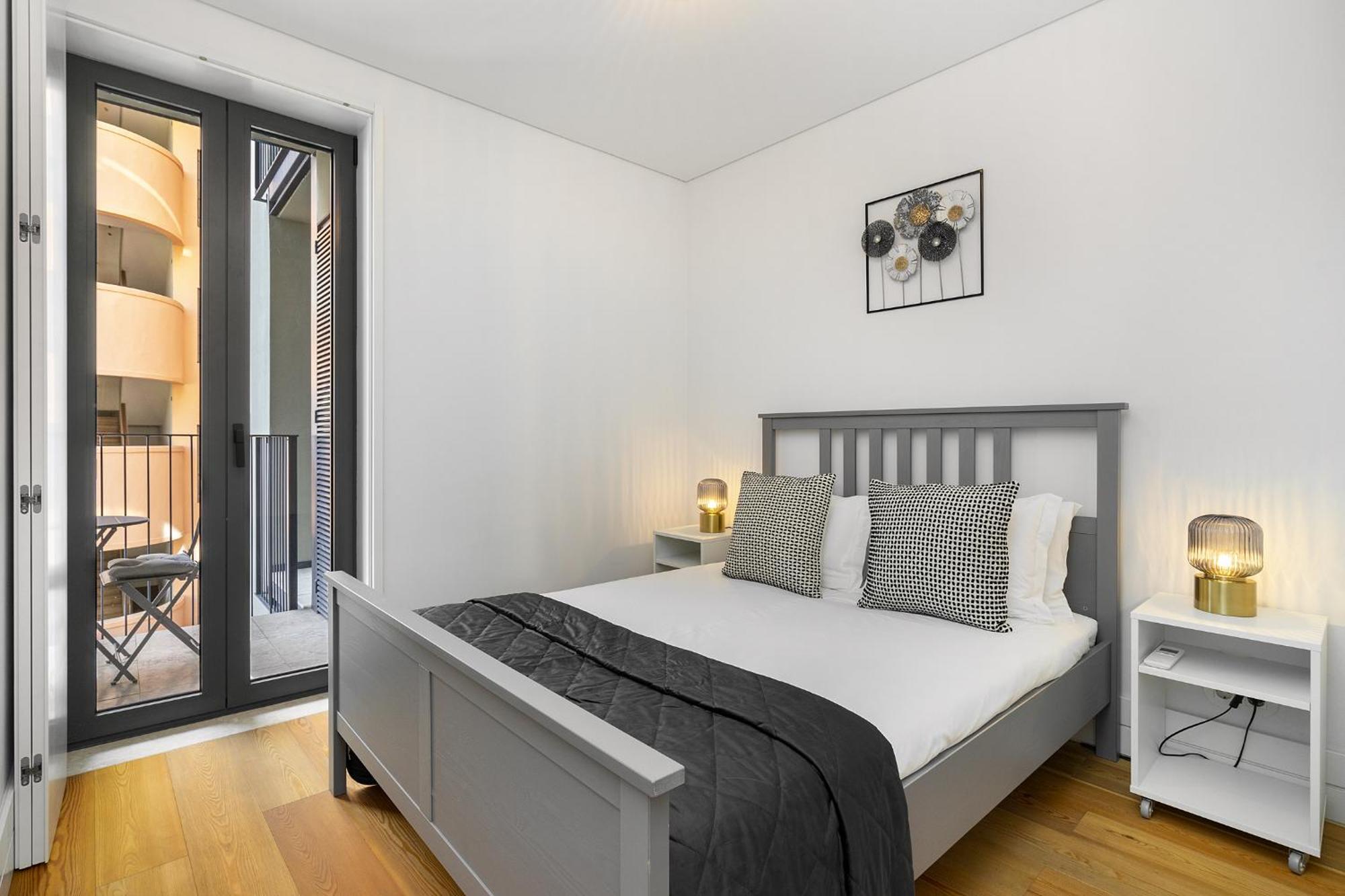 Whome Urban Elegance: A Modern Haven In Lisbon's Heart Apartment *