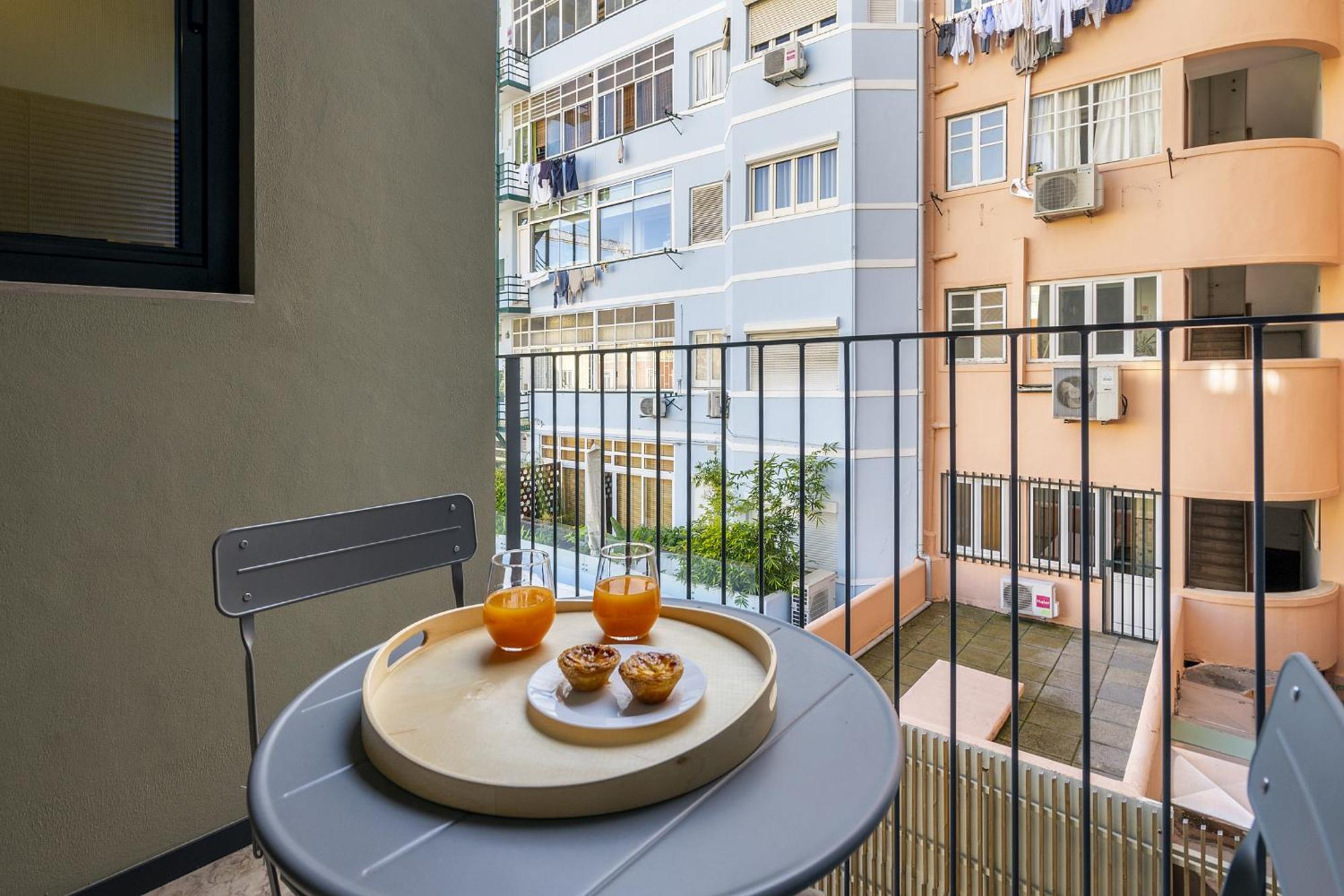 Whome Urban Elegance: A Modern Haven In Lisbon's Heart