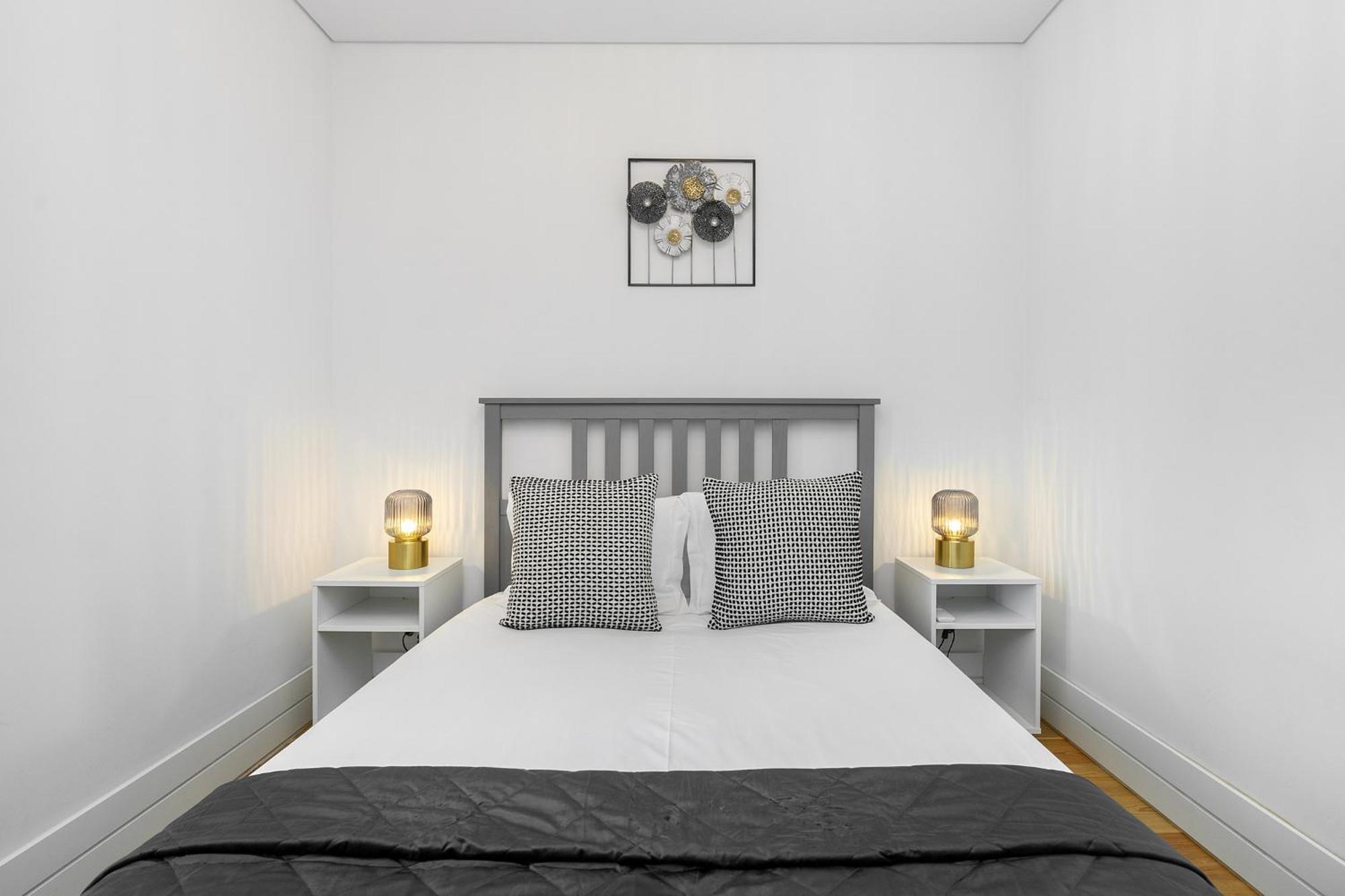 Whome Urban Elegance: A Modern Haven In Lisbon's Heart Apartment