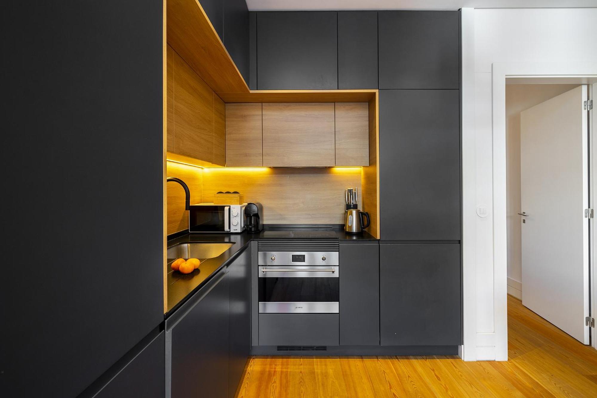 Whome Urban Elegance: A Modern Haven In Lisbon's Heart *
